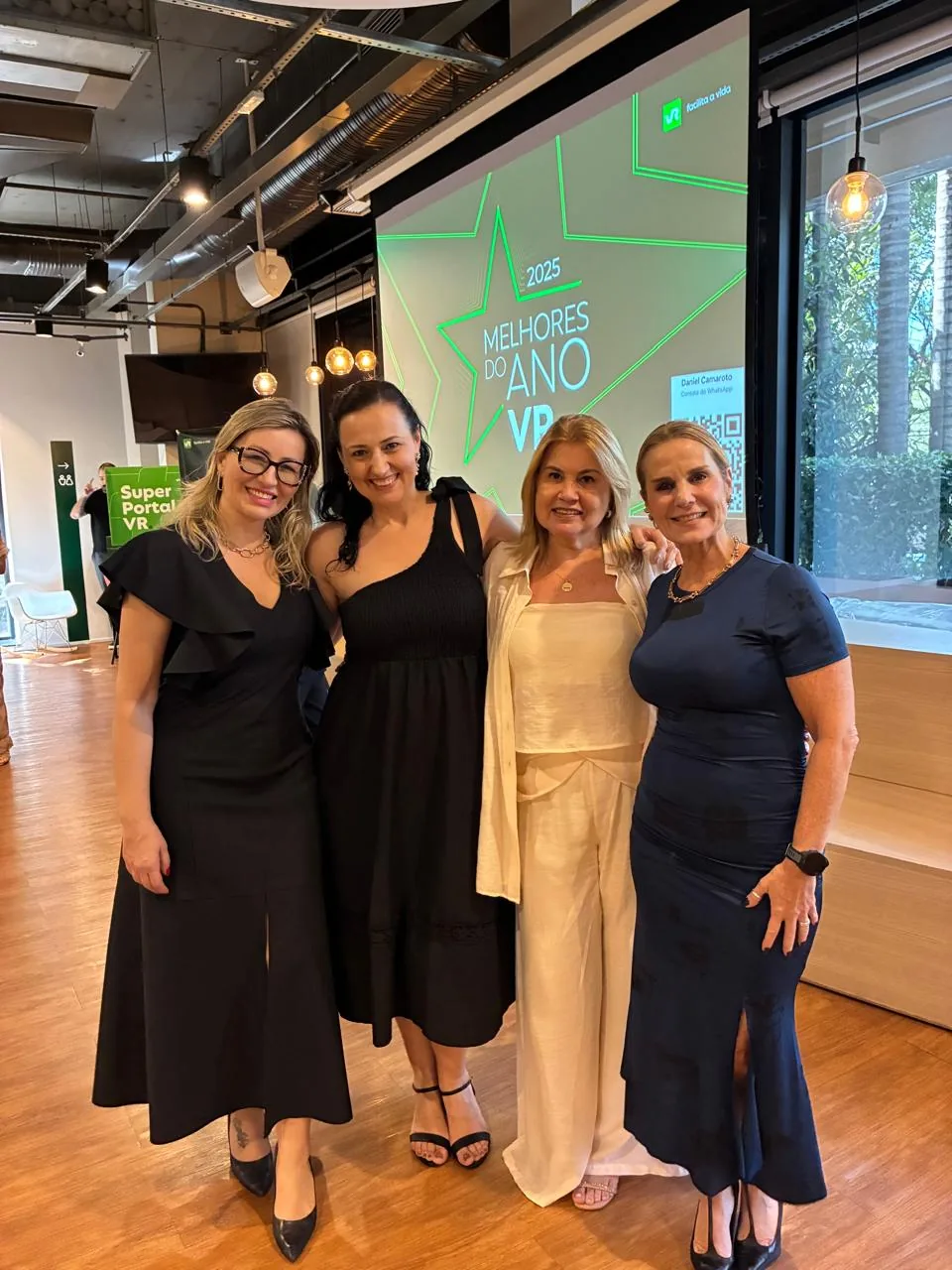 Equipe da Alleanza reunida no evento Melhores do Ano 2025